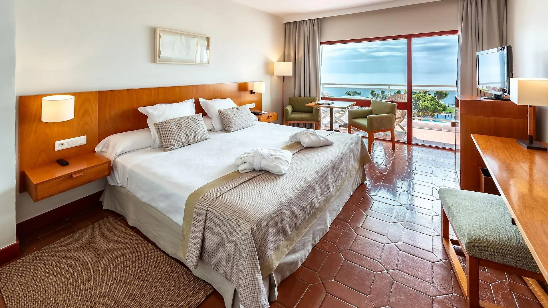 Parador De Nerja (Adults Only) Hotel